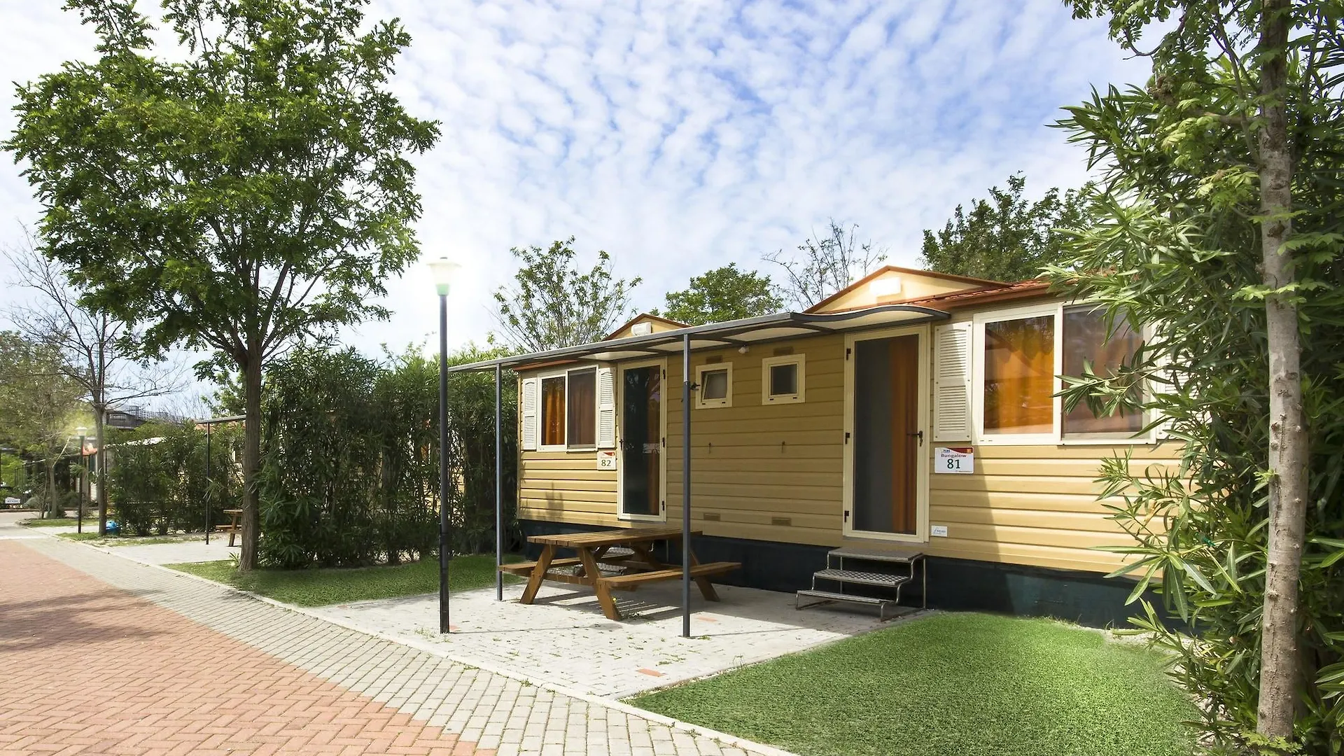 Hu Roma Camping In Town