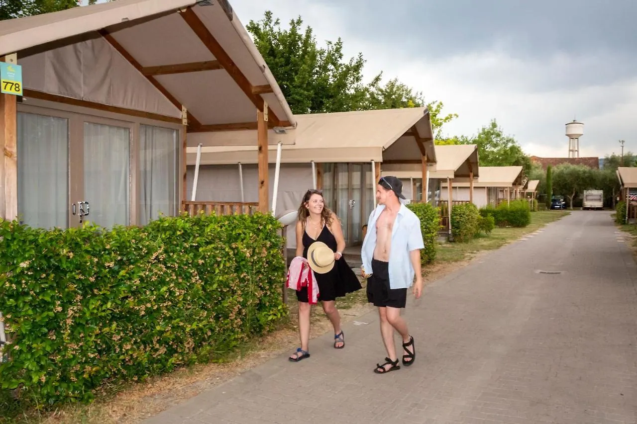 Holiday park Hu Roma Camping In Town